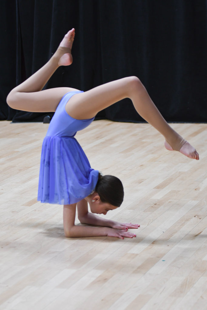 Charmerende Globus Gentagen Acro Dance Classes | Pembroke School of Performing Arts